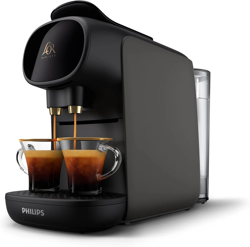 Philips L’OR Barista Sublime noire préparant deux espressos – vue trois quarts